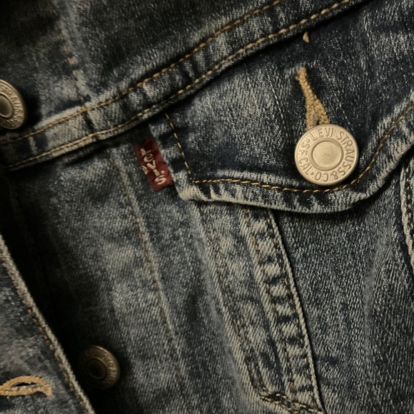 Levi’s Jean Jacket Size Medium - Picture 12 of 14